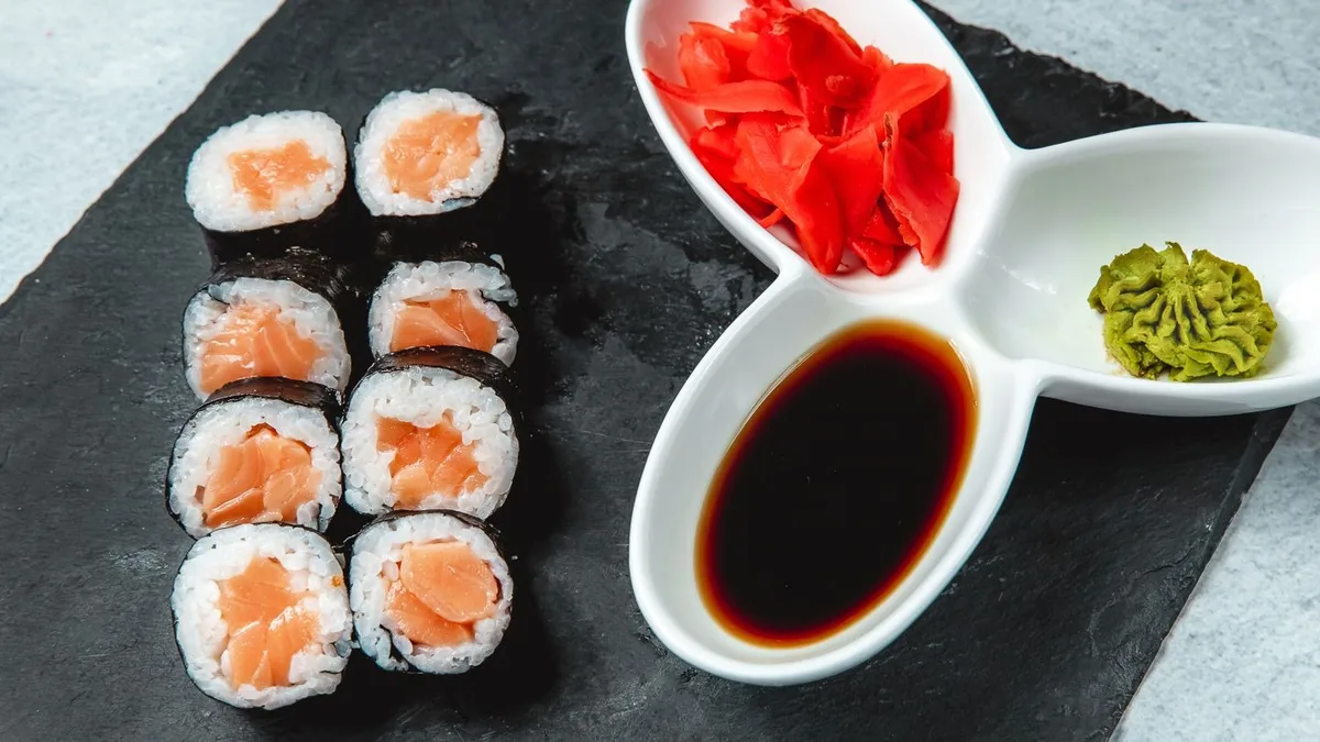 Sake Maki Roll