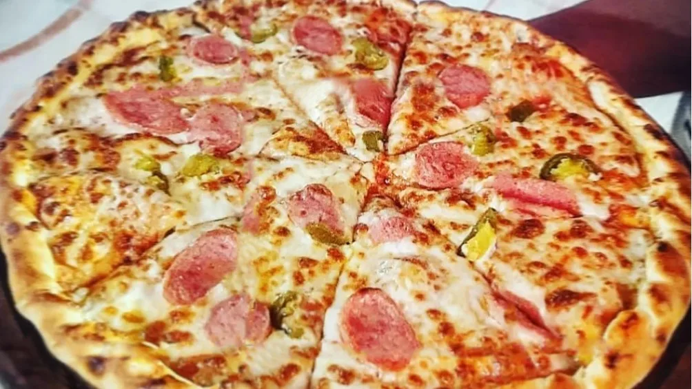 Sosiskalı Pizza