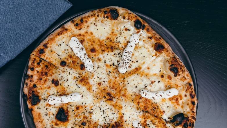 CACIO E PEPE PIZZA