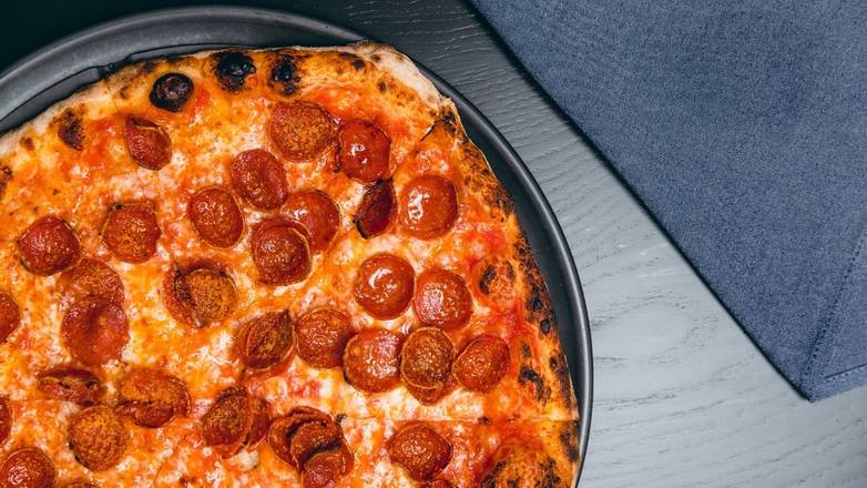 CLASSIC PEPPERONI PIZZA