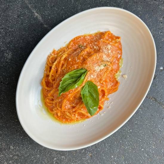 SPAGHETTI AL POMODORO PASTA