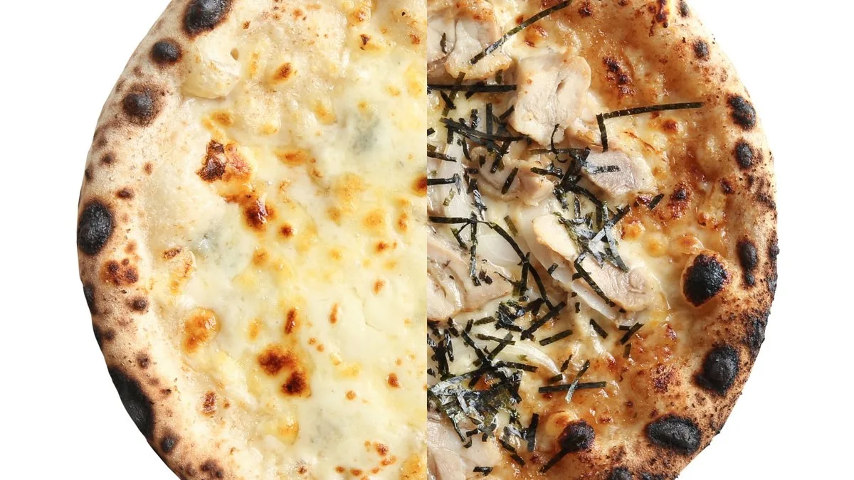 NEW!!クワトロフォルマッジビアンカ×照り焼きチキン（焼き立てハーフアンドハーフ）
