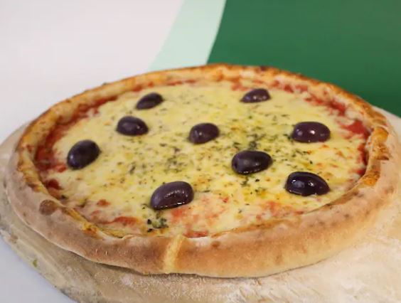 1/2 Calabresa e 1/2 Mussarela Broto Banana Coca Cola Pet 1,5