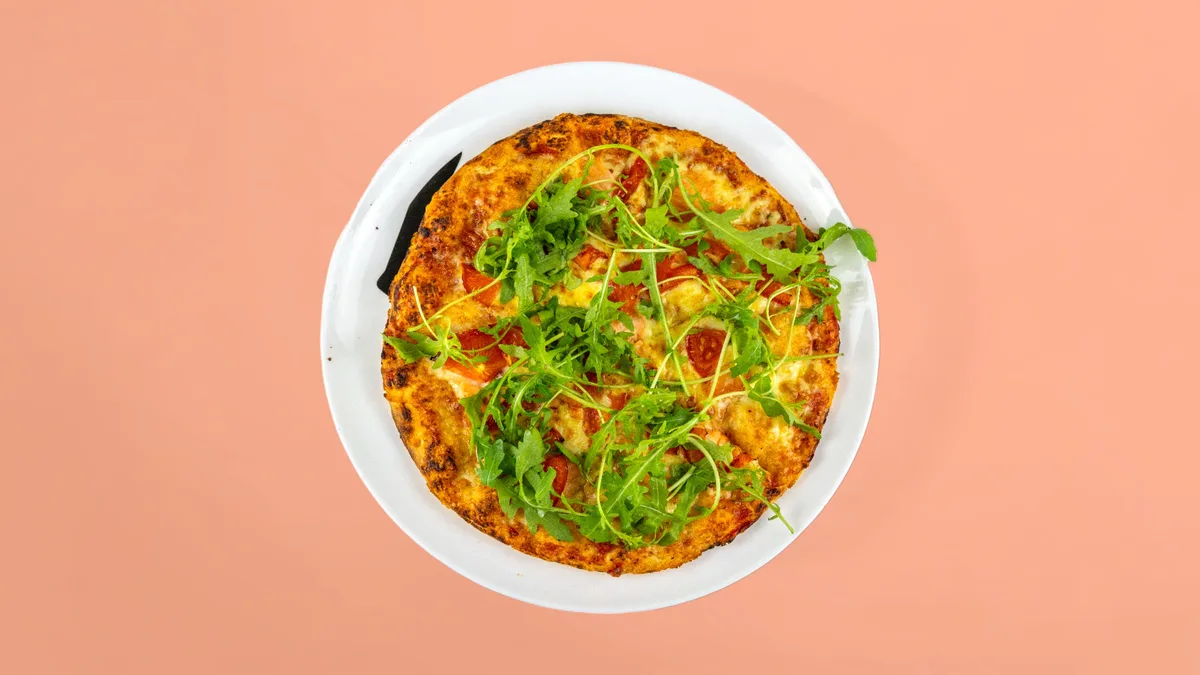 32. Pizza Rucola