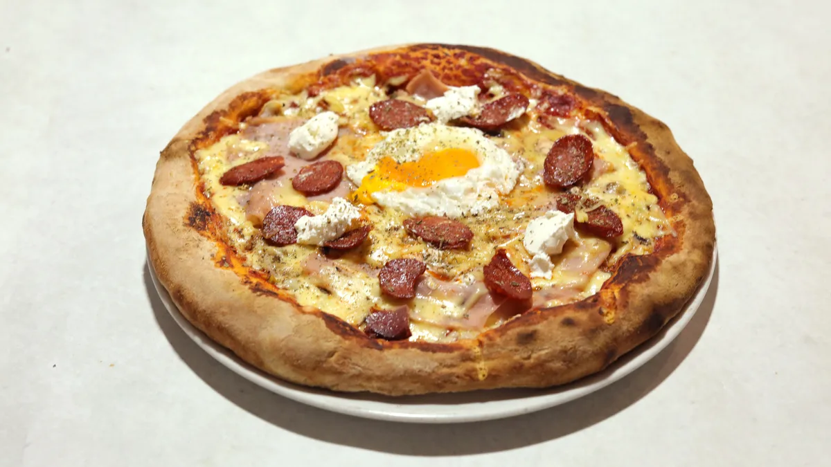 Kanovačka Pizza + Coca-Cola 0,33 l gratis