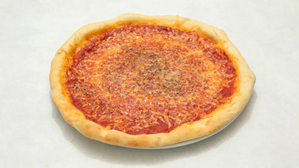 Margherita Pizza + Coca-Cola 0,33 l gratis