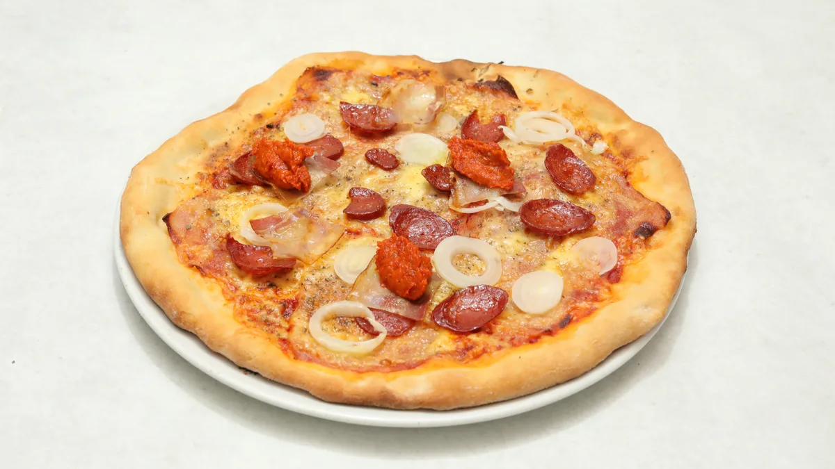 Slavonska Pizza + Coca-Cola 0,33 l gratis