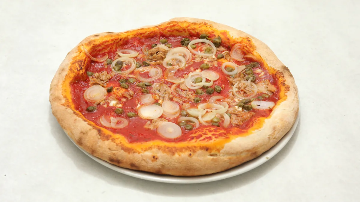 Tuna Pizza + Coca-Cola 0,33 l gratis