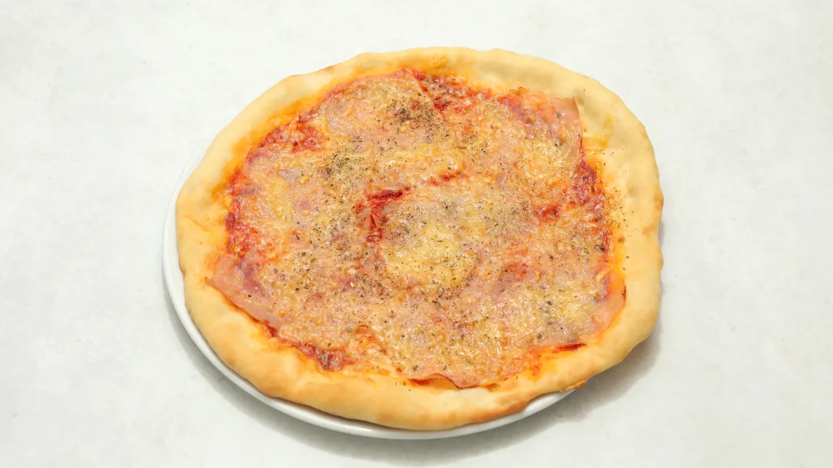 Vesuvio Pizza + Coca-Cola 0,33 l gratis