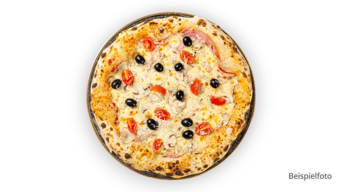 15. Familien-Pizza Napoli