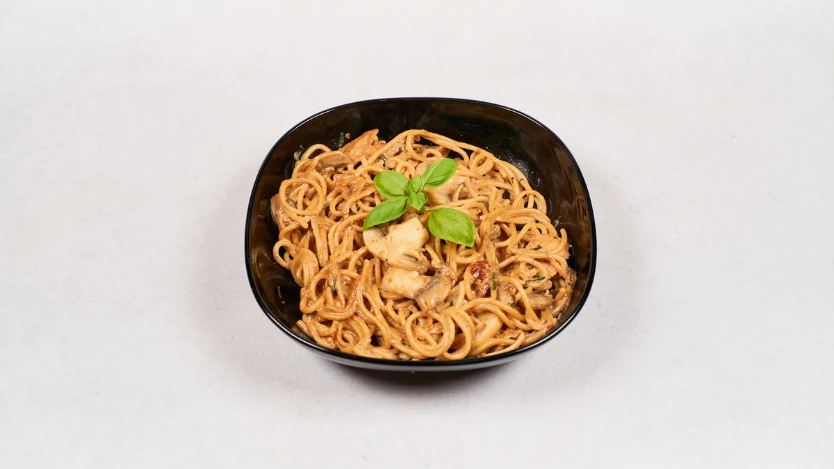 Makaron Pollo