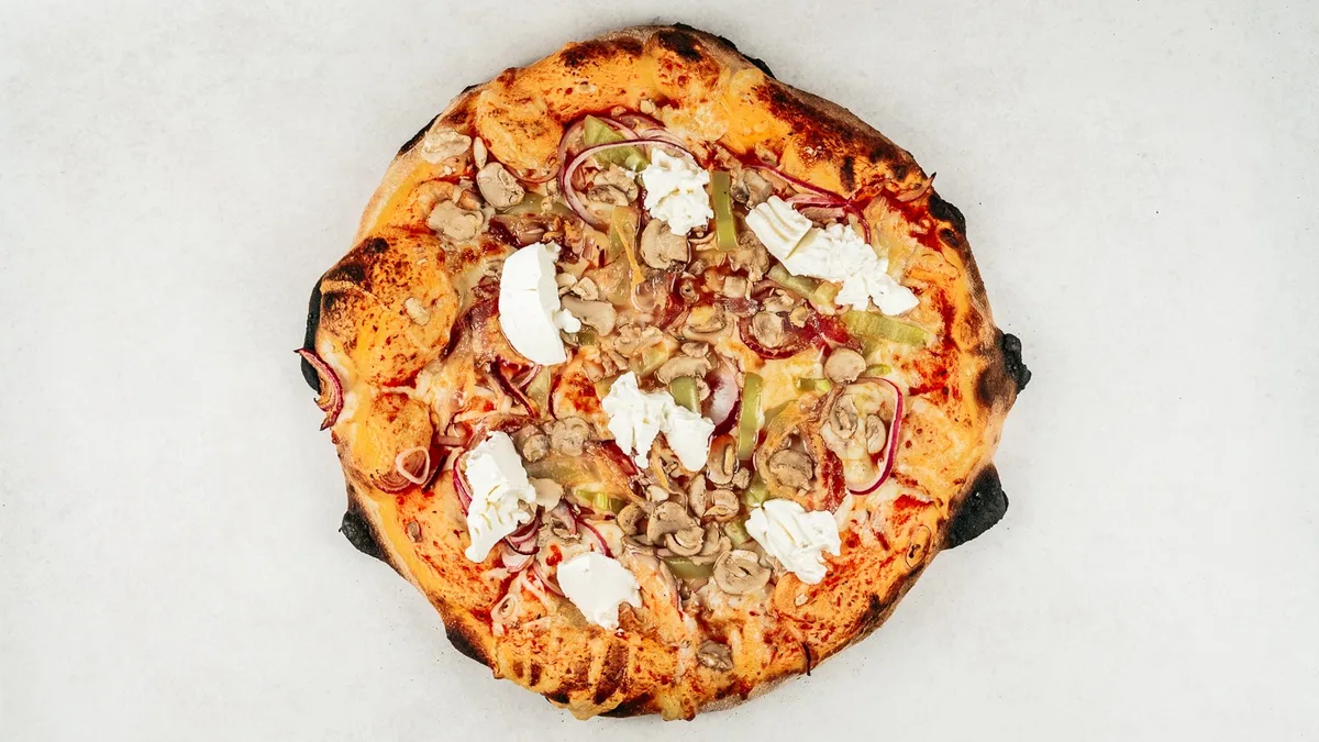 Pizza Capri + besplatno piće