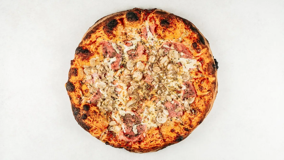 Pizza Capricciosa + besplatno piće