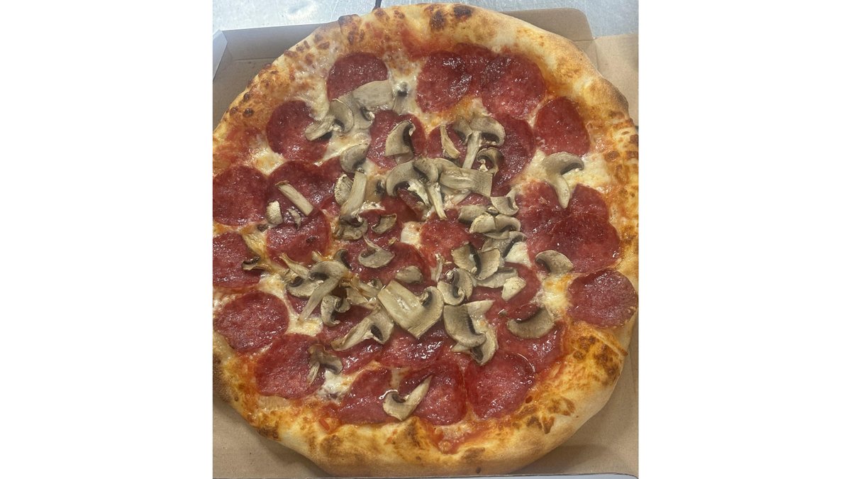 Pizza Salami and Funghi