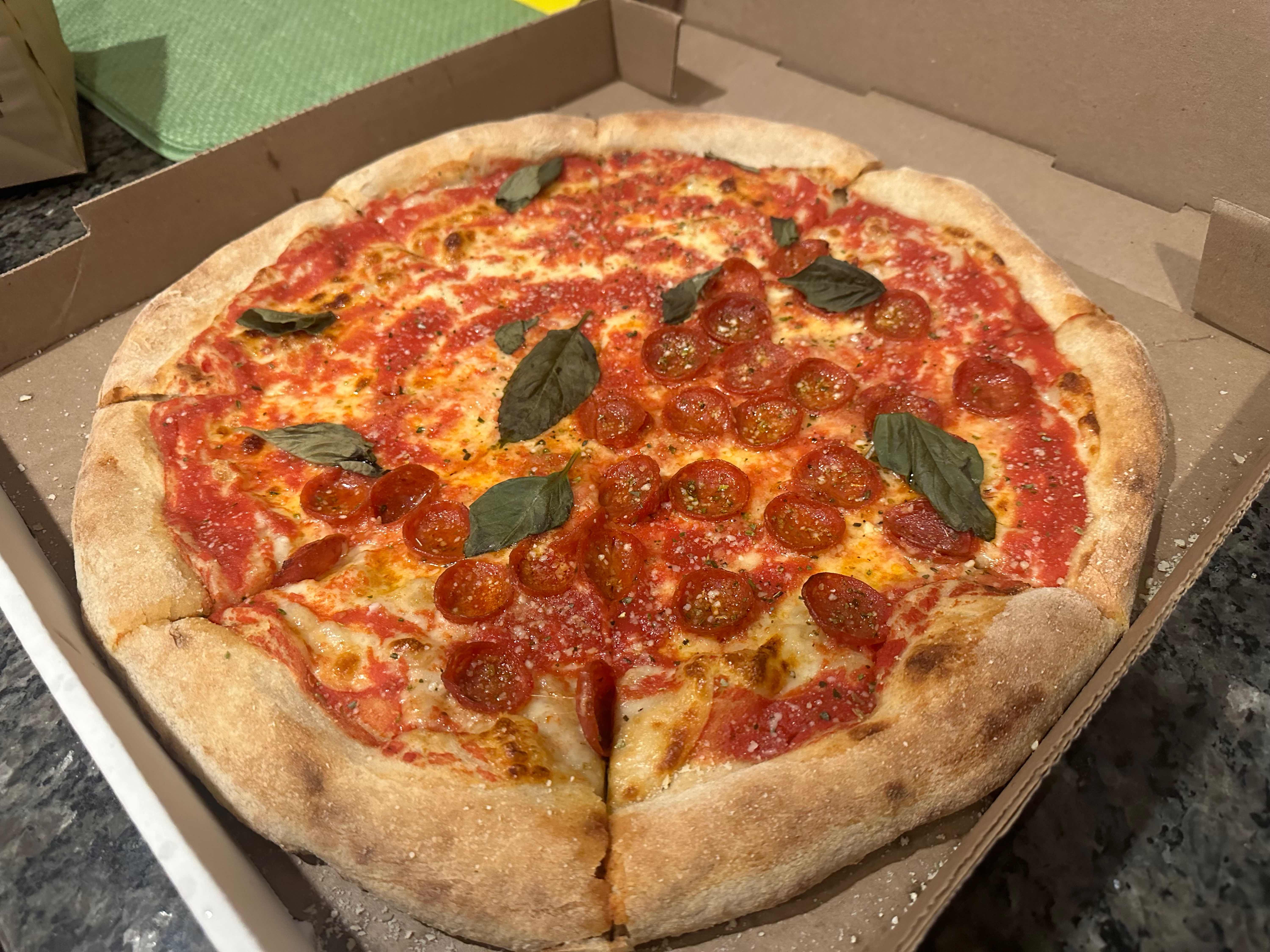 Davide's Famous Old World - (Large 16" - 8 Slices)