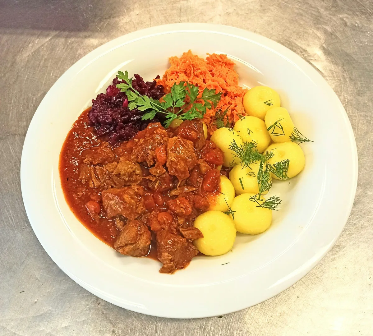 Gulasz wieprzowy+kluski śląskie