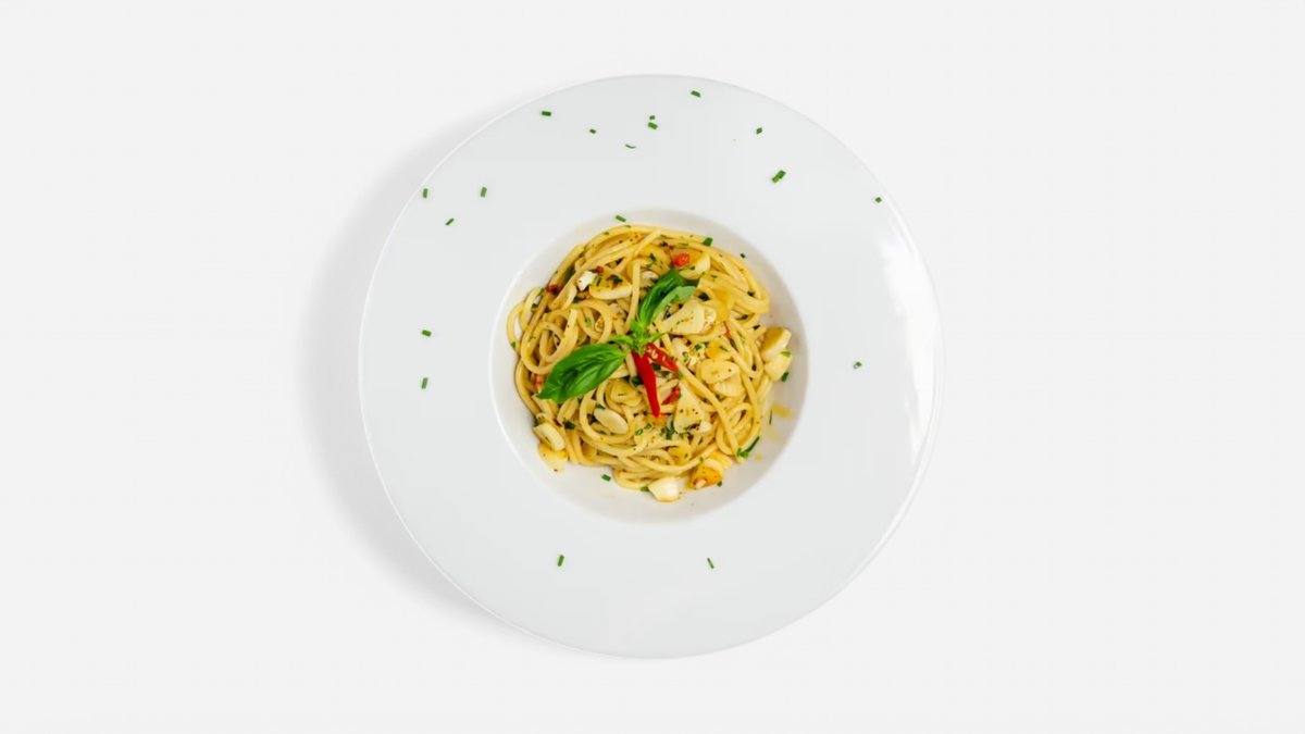ŠPAGETY AGLIO OLIO PEPERONCINO s ančovičkou či bez