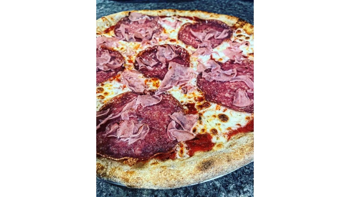Pizza PROSCIUTTO E SALAMI