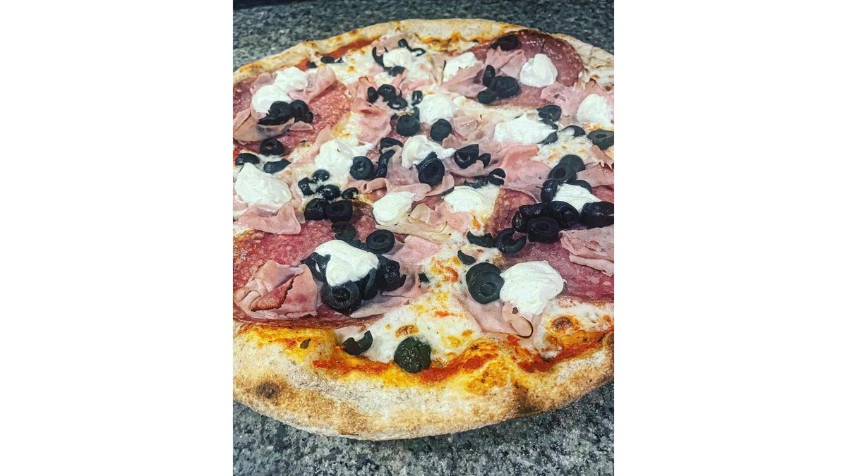 Pizza Rhea