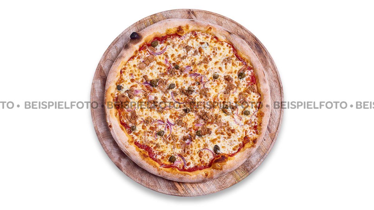 63. Pizza Tonno