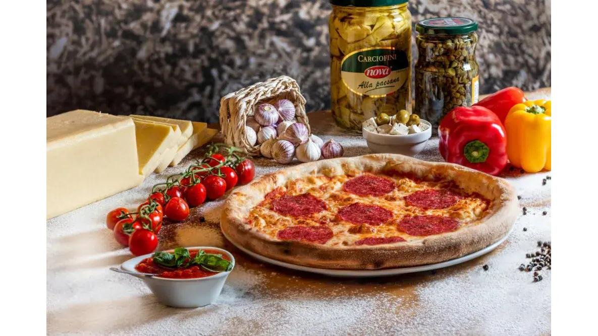 Pizza salami 45 cm