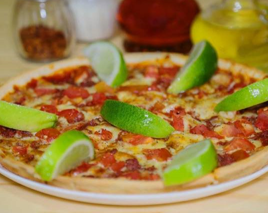 Pizza Personal con Pan de Ajo