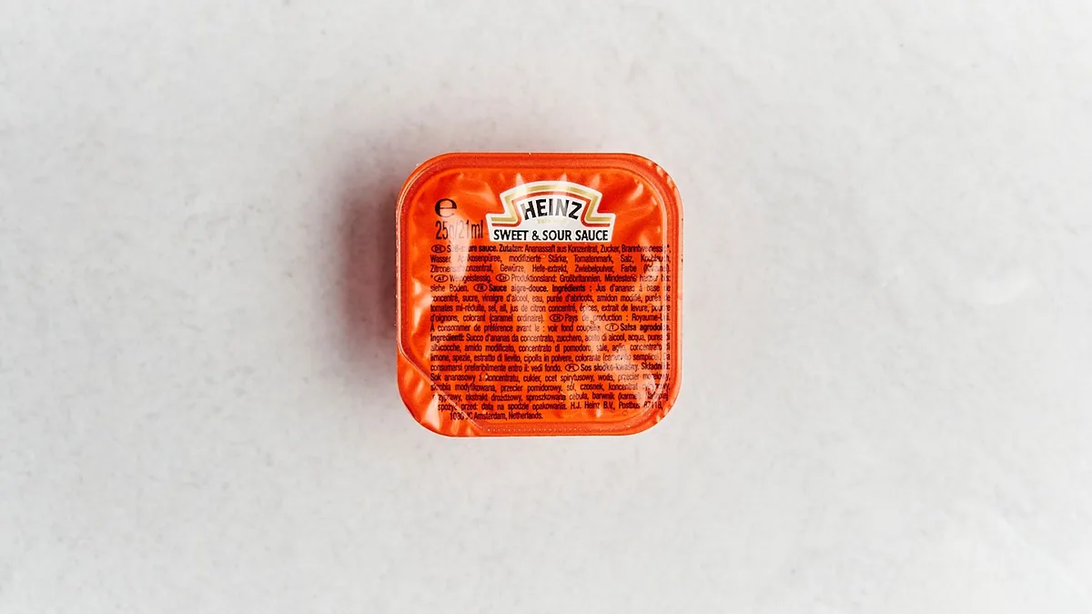 110. 21 ml Heinz Sweet and Sour Sauce