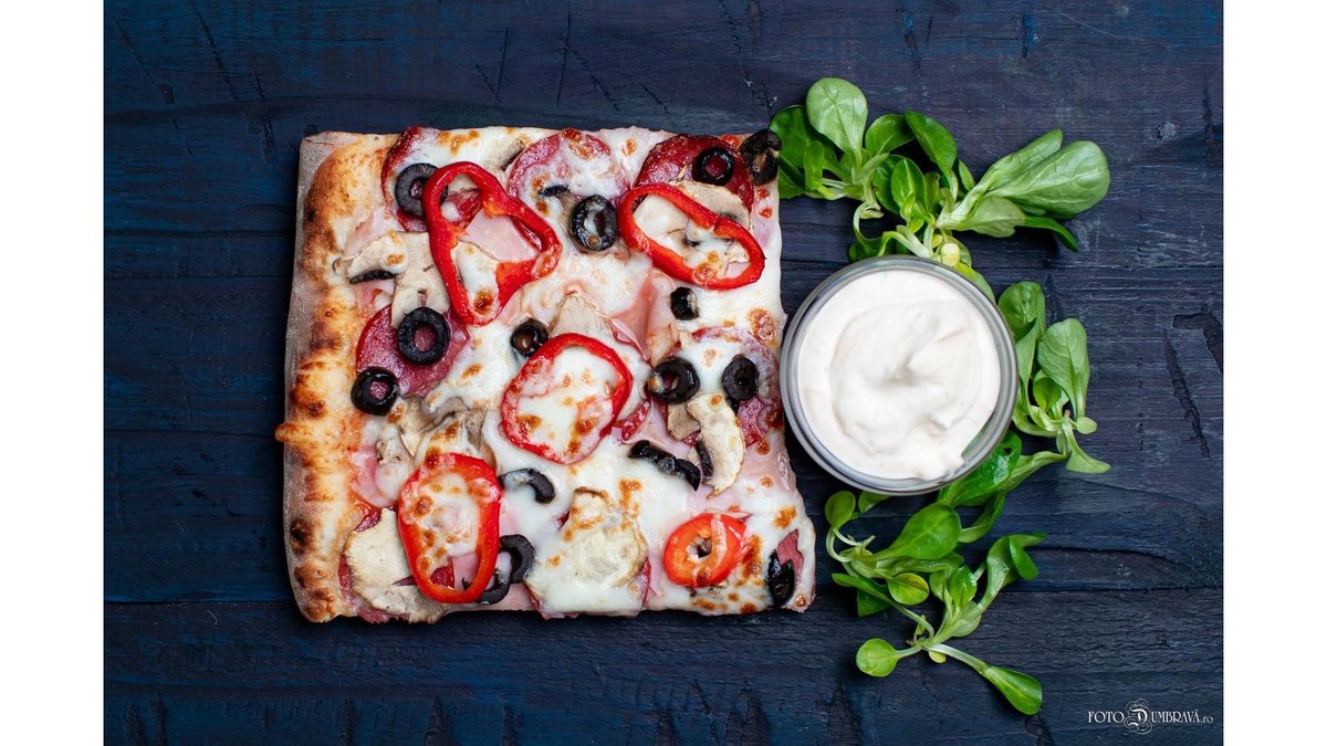 Pizza la felie quattro stagioni