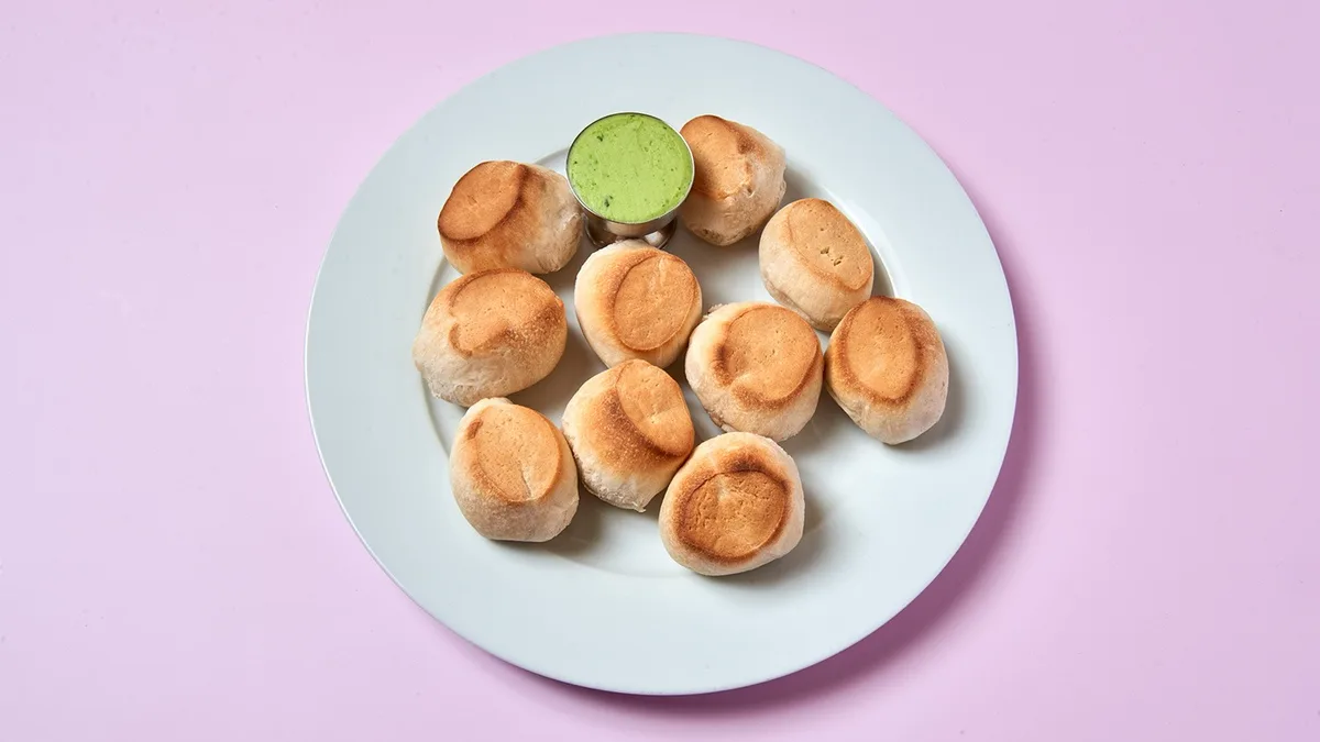 10 Pizzabrötchen mit hausgemachter Kräuterbutter