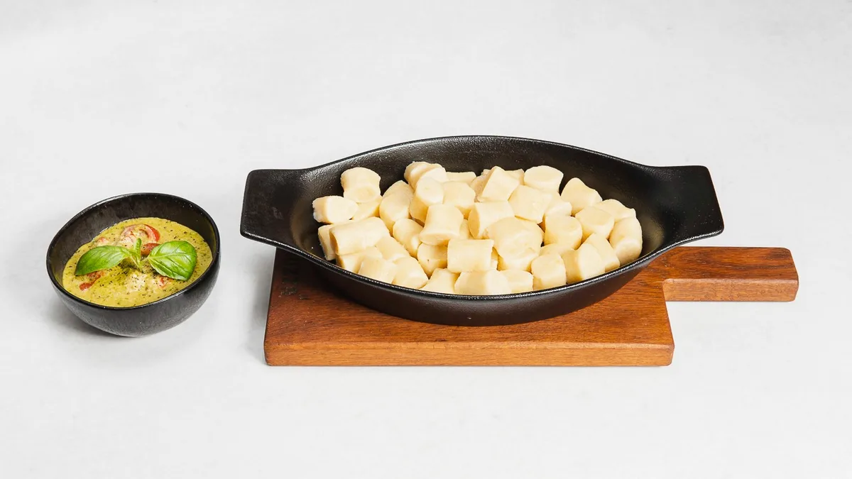 Njoki z omako pesto Genovese