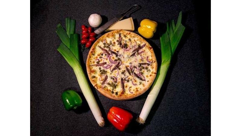 Pizza lu` gogu cu ansoa mica