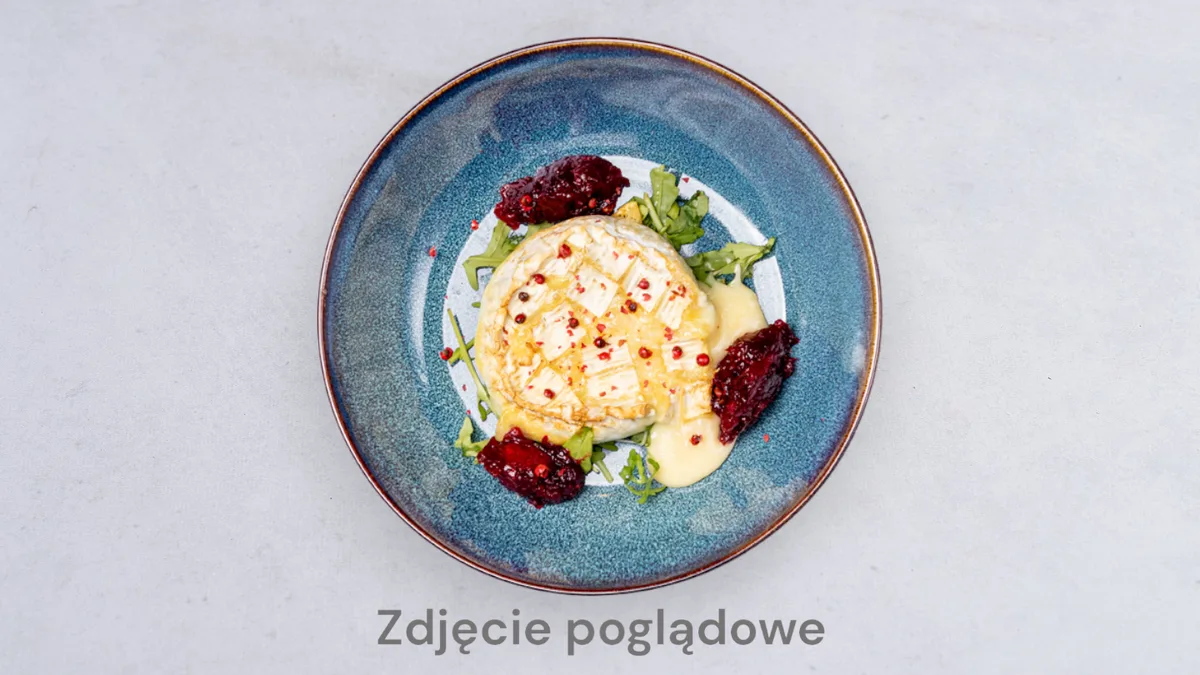 Smażony camembert z żurawiną
