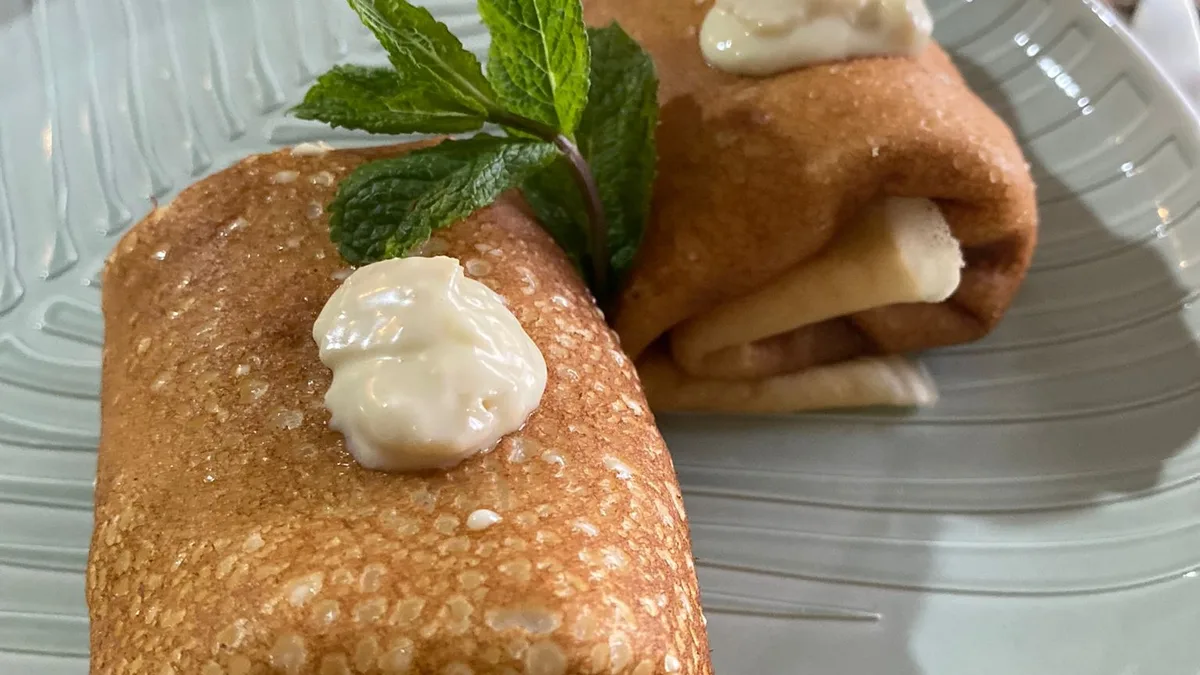 Palačinka sa nutelom, plazmom i višnjom