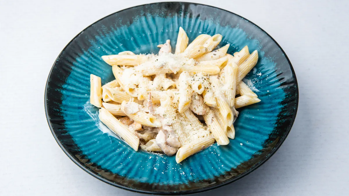 Pasta con pollo