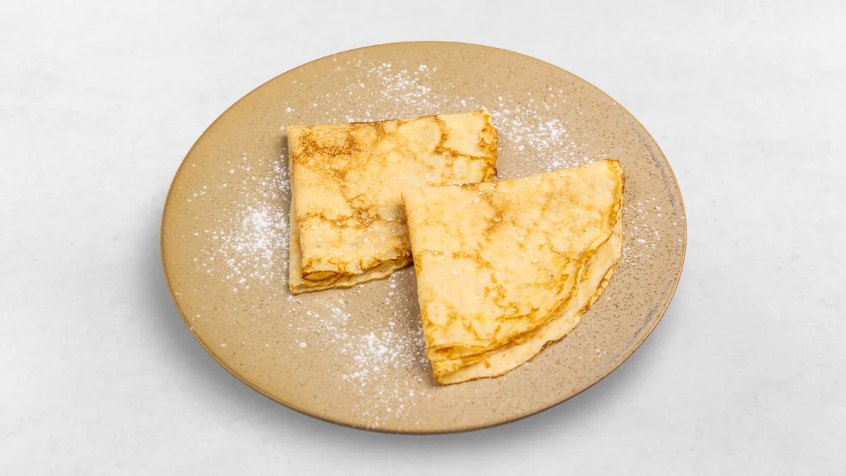 Palatschinken mit Marillenmarmelade