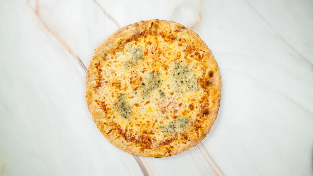 Pizza Quattro Formaggi Classica  con Bufalo