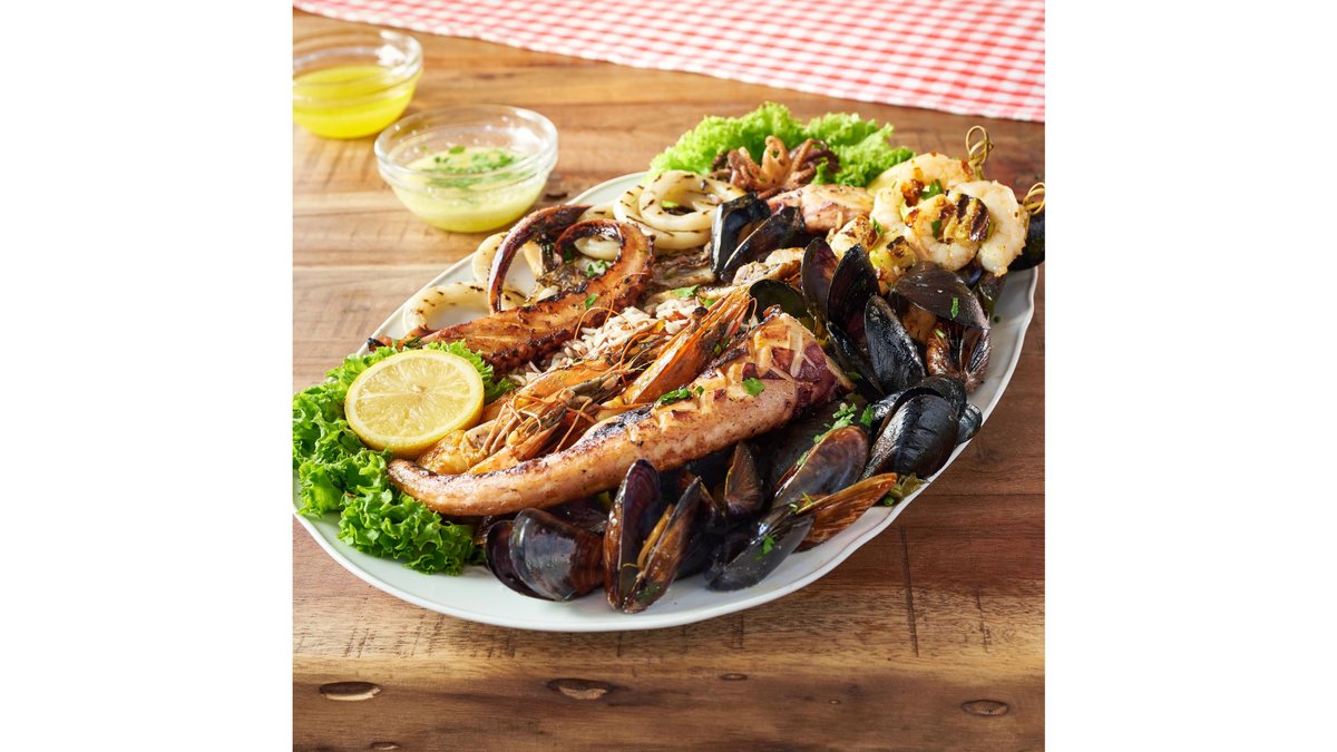 Piatto di pesce e frutti di mare alla griglia