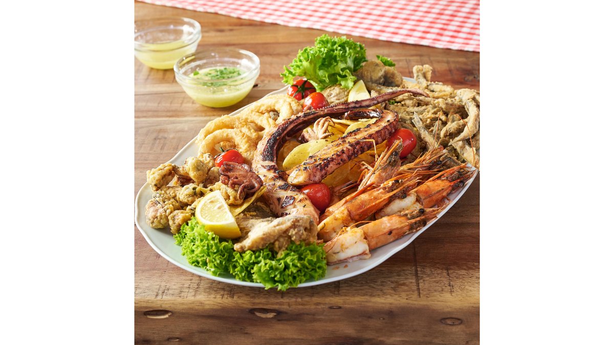 Piatto di pesce e frutti di mare