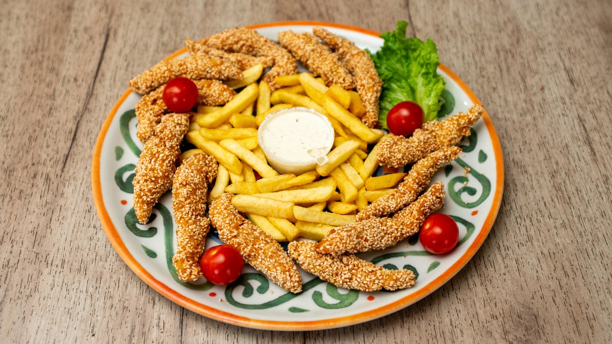 Piletina u susamu sa pomfritom 300g