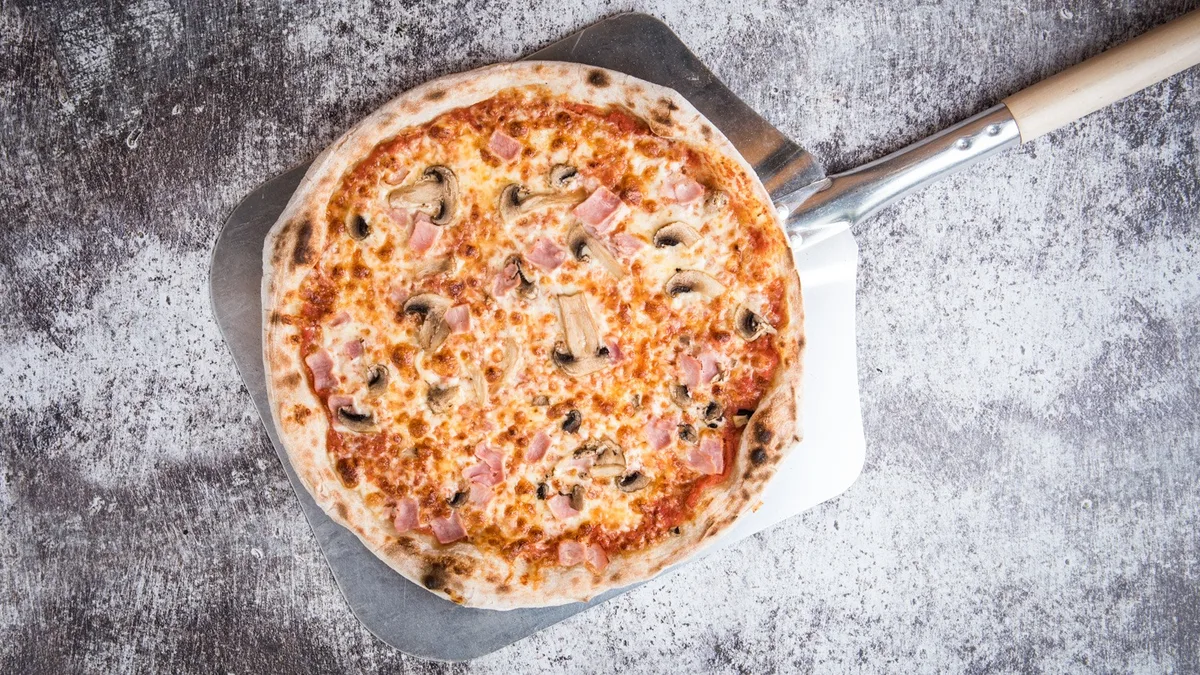 Prosciutto e funghi