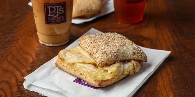 Turkey and Swiss Sandwich