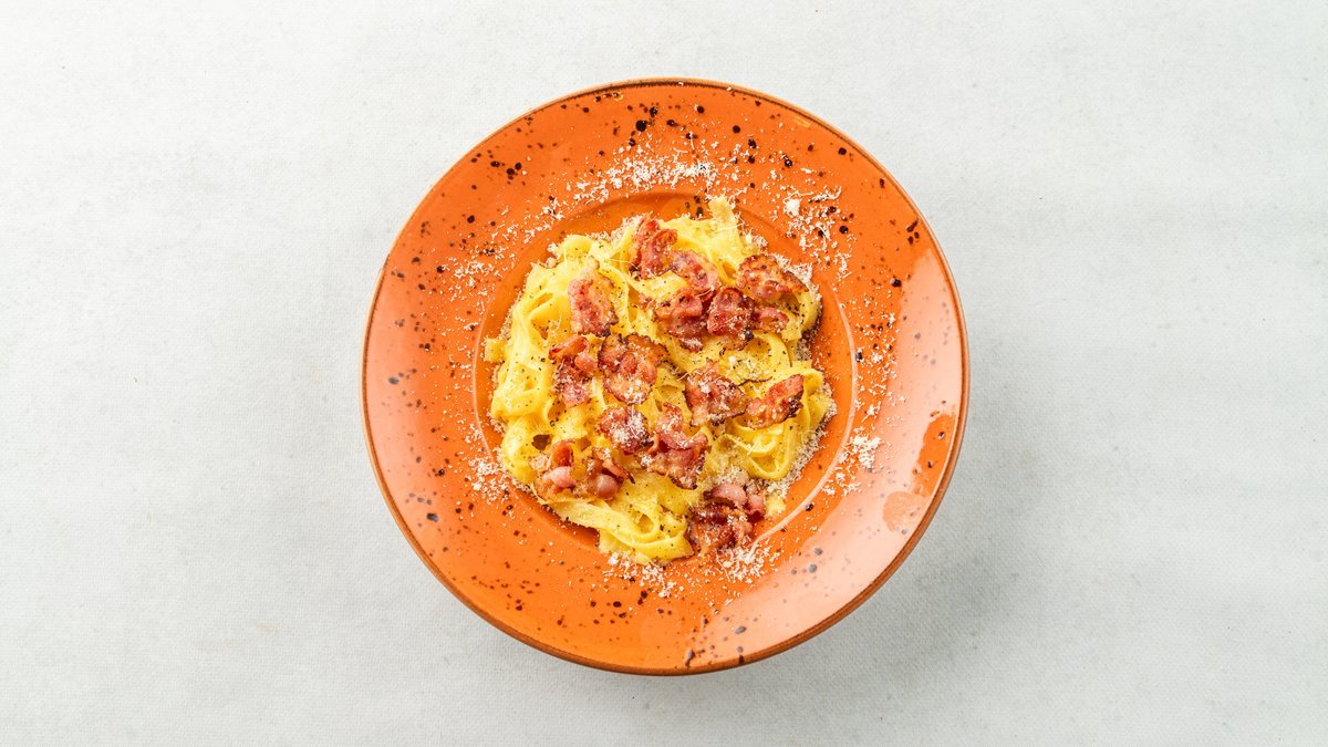 Makaron tagliatelle z sosem kurkowym