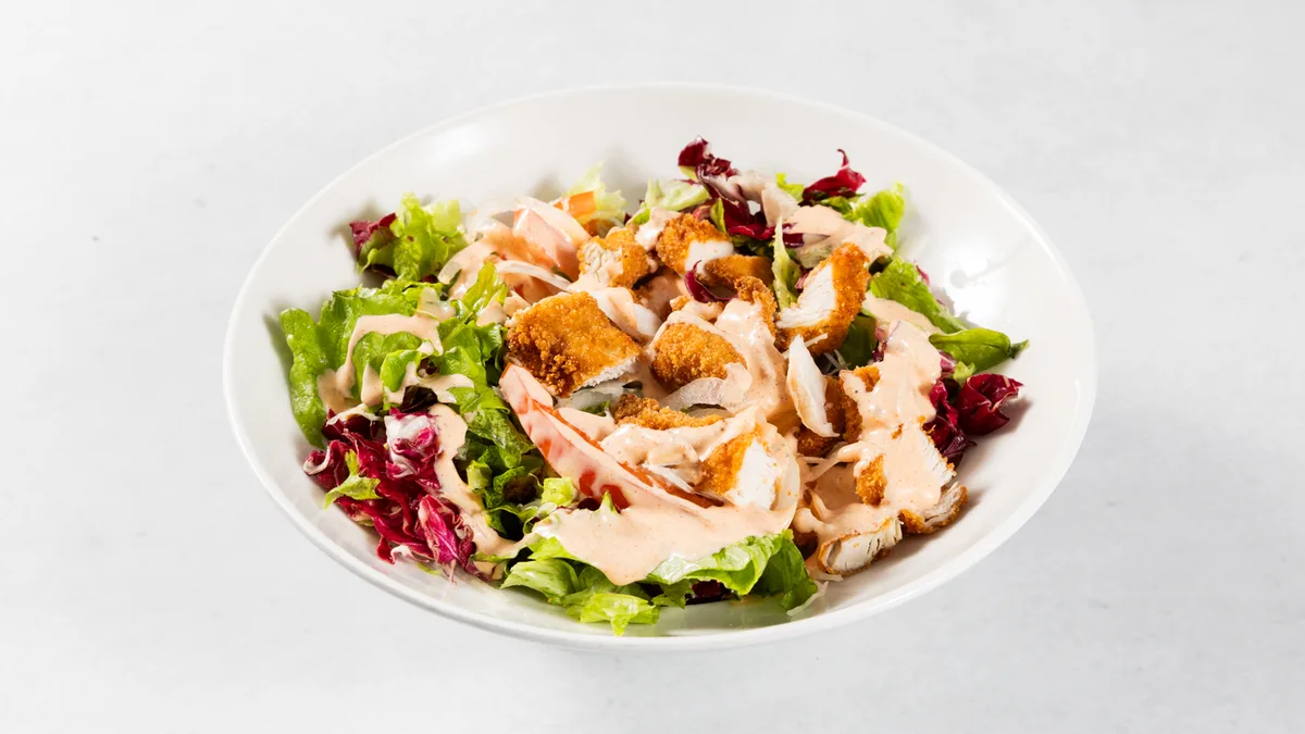 Gegrillter Hühnerstreifen Salat