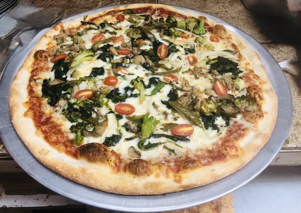 Vegetarian Gourmet Pizza (Large) (18")