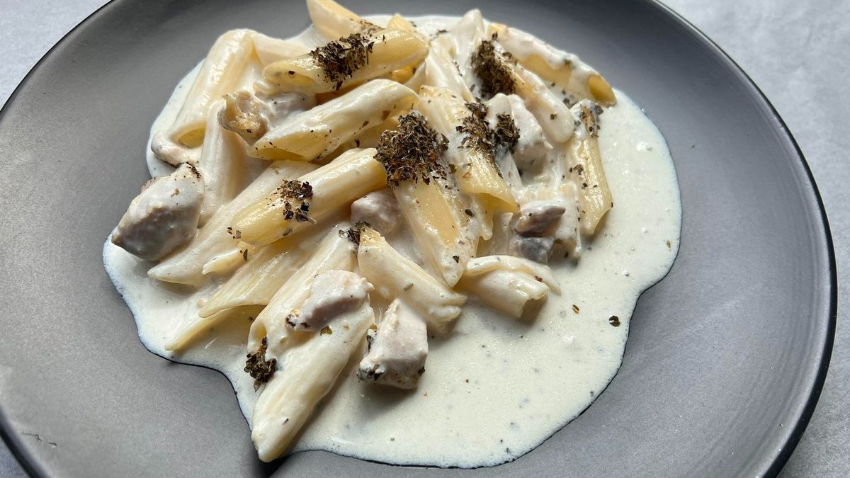 Testenina sa piletinom 100g