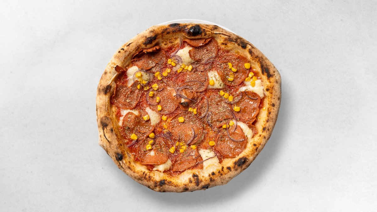 Pizza Die mit Salami