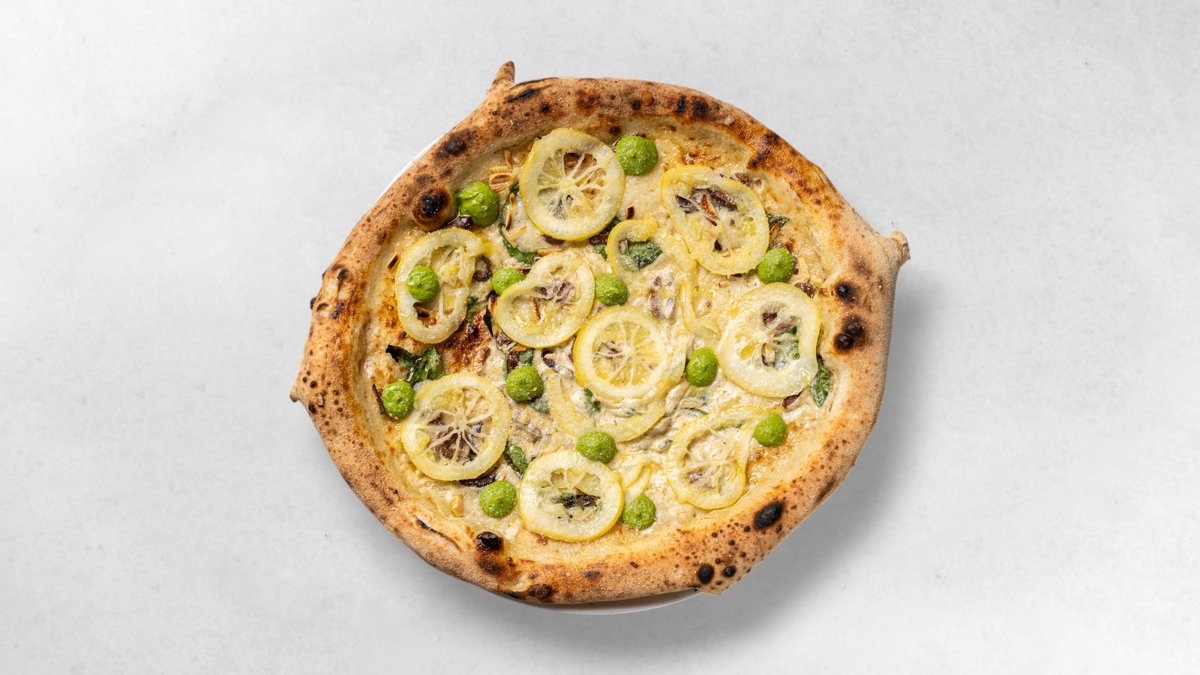 Pizza Die mit Zitronen