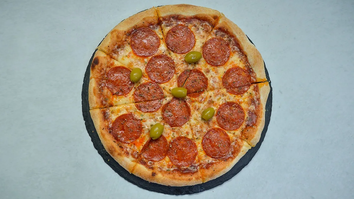 Pepperoni pizza 28cm