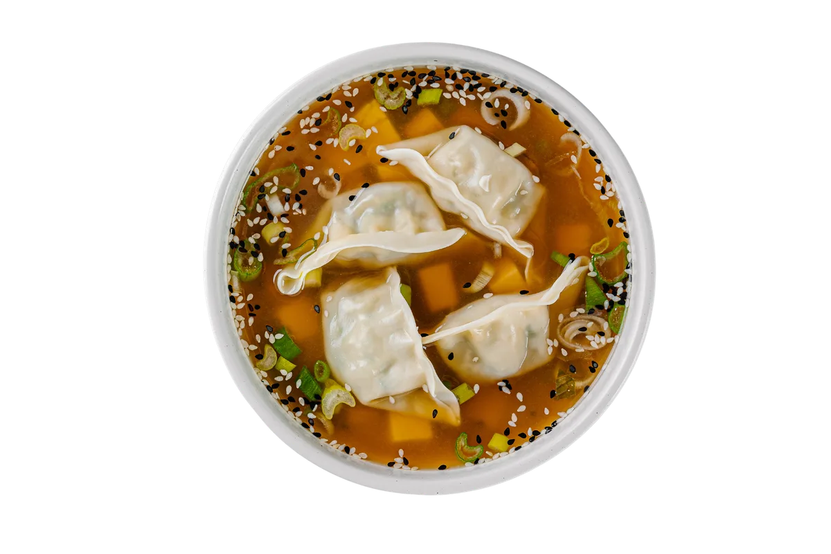 Miso polievka s veggie gyozou