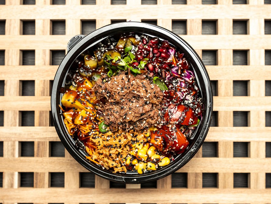 8. BBQ beef s nápojem